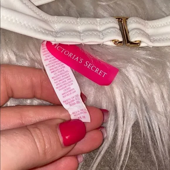 ✨ Victoria's Secret Heart Stone Bikini Top✨ - Picture 5 of 7